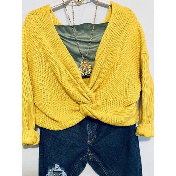 Womens 4 Piece Outfit W Necklace Dickies SZ6 Cropped Sweater SzSm Sunflower - Picture 3 of 8